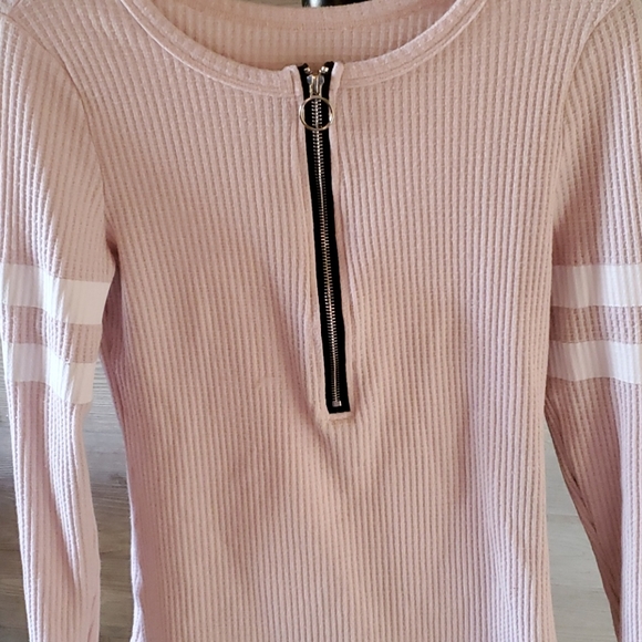 Top - Picture 2 of 2